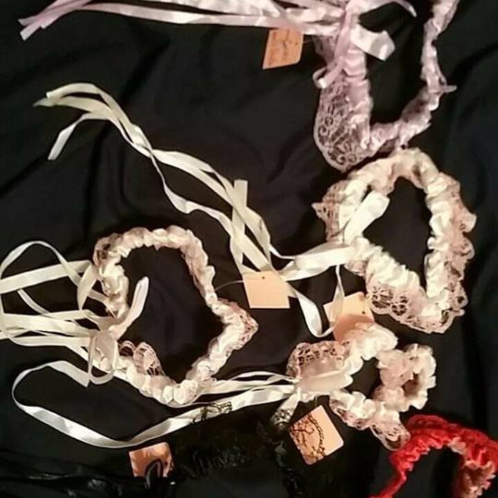 Women's garters